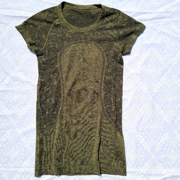Lululemon Swiftly Tech Short Sleeve Crew - Black / Brave Olive - Size 4 - Picture 1 of 16